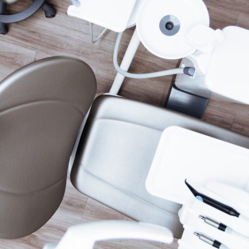 Na czym polega endodoncja mikroskopowa i kiedy jest stosowana?